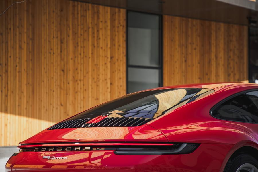 Детали экстерьера Porsche 911 Carrera (992) 2019 года  (NA) (фото 21 из 22)